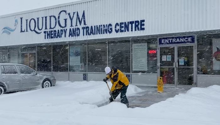 Snowy Day in Ottawa &mdash; 3 Simple Tips When Shoveling Snow