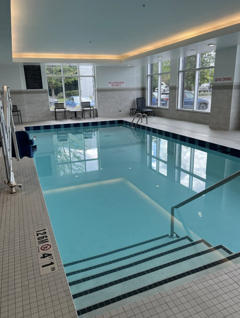 LiquidGym therapy pool with graded-entry stairs