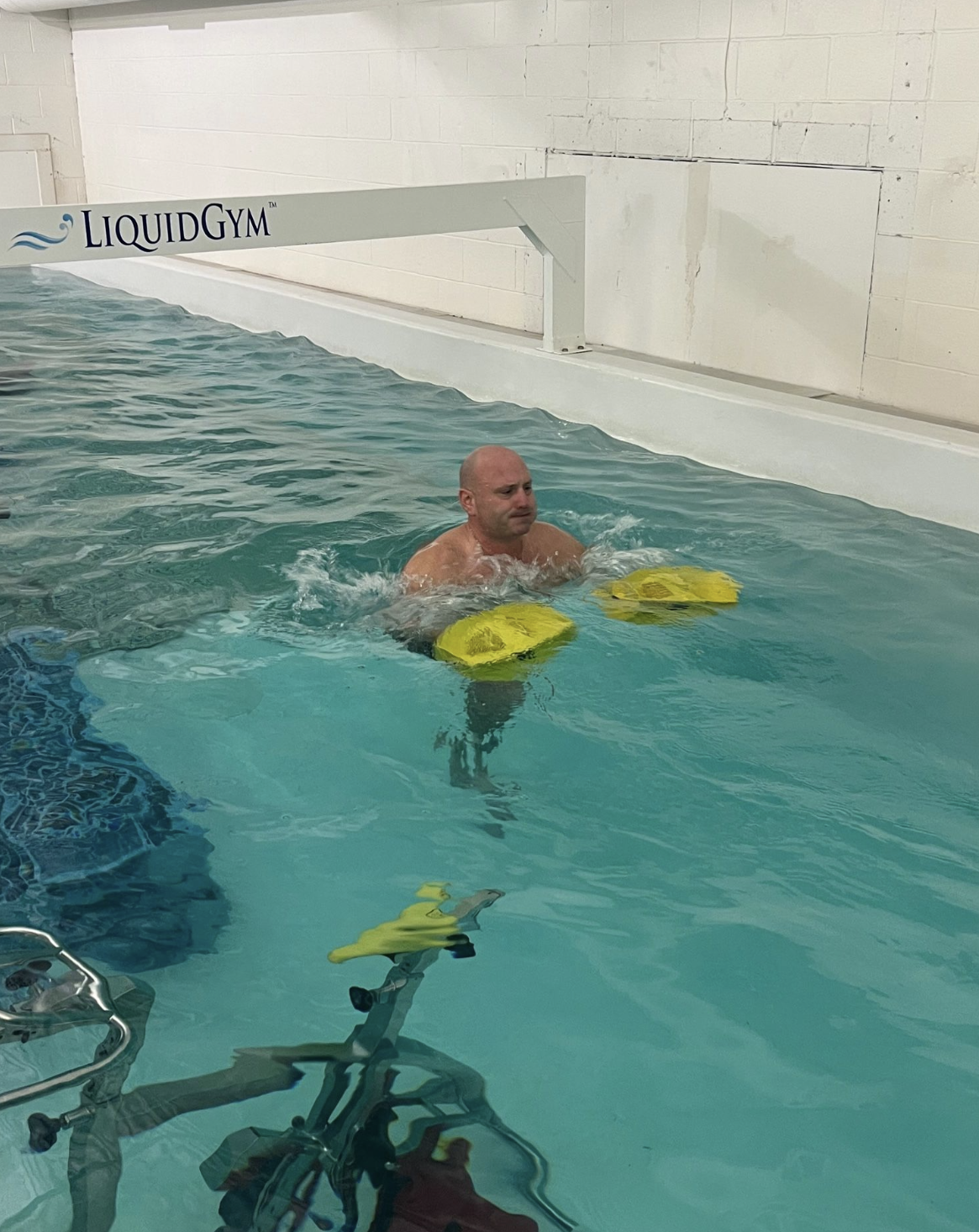 Your first aquatic therapy session in the pool