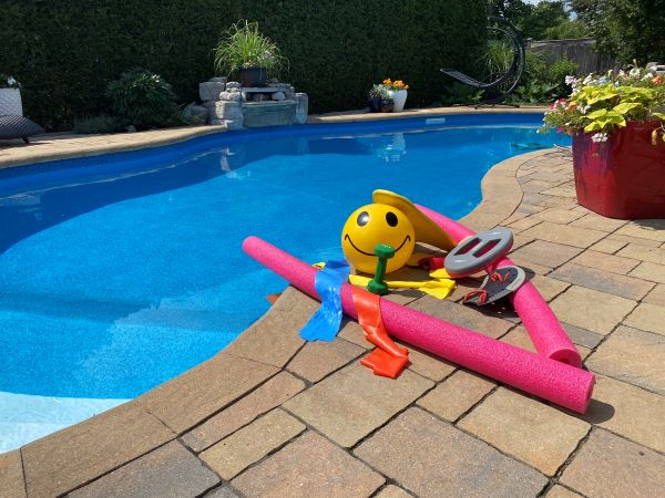 34 Videos of Water Exercises You Can Do in Your Home Pool